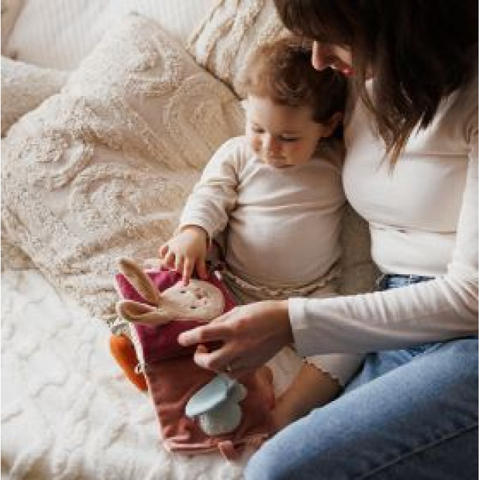 М’яка сенсорна книжечка Babyono Rabbit Karo 0+