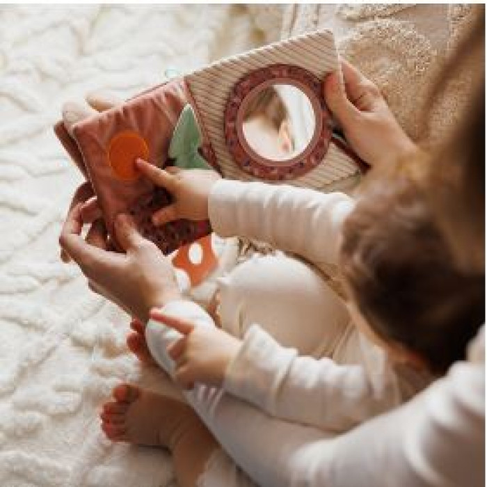 М’яка сенсорна книжечка Babyono Rabbit Karo 0+